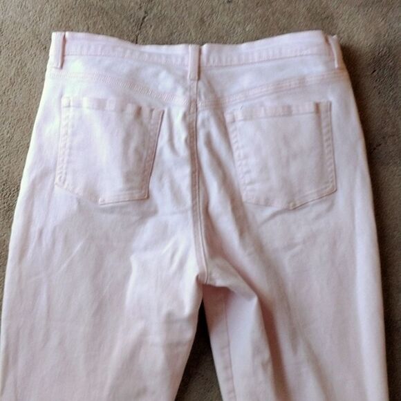 Gloria Vanderbilt All-Around Slimming Effect Cropped Jeans - Picture 4 of 11